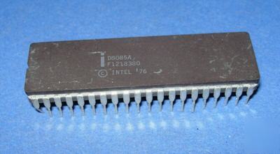 Intel D8085A 40-pin cerdip cpu vintage as photo