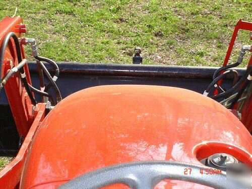 Tractor hitch bucket mount 2 in. reciever. clamp on 