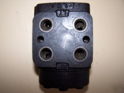 Eaton 4 port steer valve