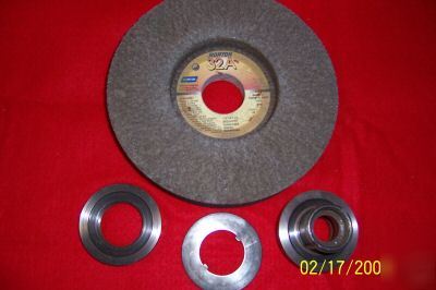 Grinding wheel hub with 1