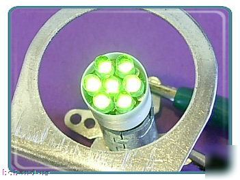 Dialight (28 volt) green led 7 chip T3-1/4 bayonet lamp