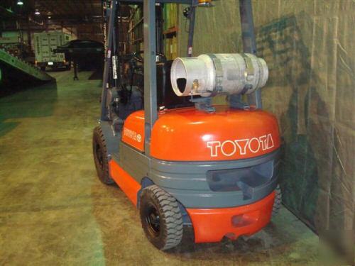 1997 toyota 5,000 lb forklift pneumatic tires 5000# 