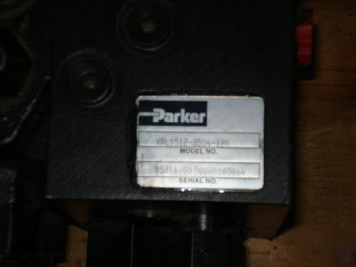 New parker 5-spool valve 12 volt - 6 pcs. left 