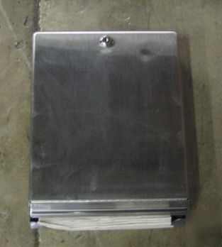Bobrick b-262 folded towel dispenser (ssbob)