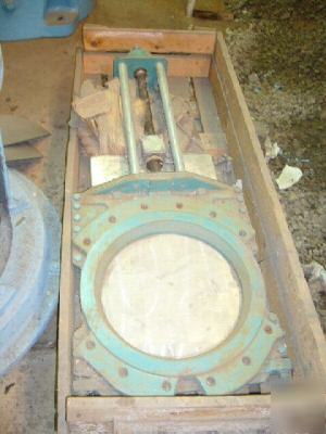 Stainless 35 1/2 cm metric manual gate valve unused