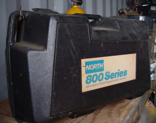 North 800 series selfcontained positive pressure breath