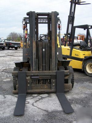 Yale 7,000 lb dual wheel pneumatic forklift
