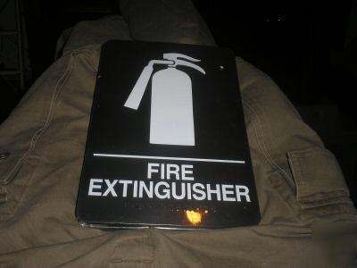 Blk ada fire extinguisher 6X9 braille/symbol/text sign