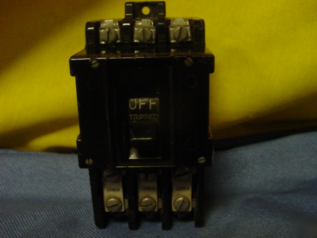 General electric CR1062R2B circuit breaker