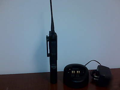 Motorola astro saber uhf 403-470MHZ 32 channel