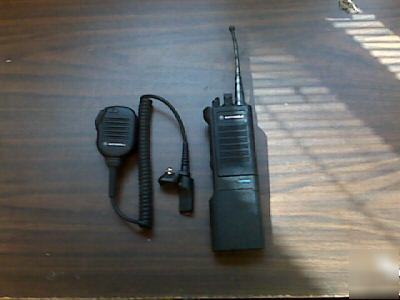 Motorola astro saber uhf 403-470MHZ 32 channel