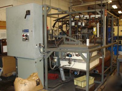 Hyperflow vacuum solvent degreaser