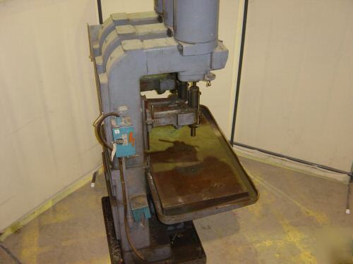 Leland-gifford 3 spindle drill press MT2 table 48 x 25 