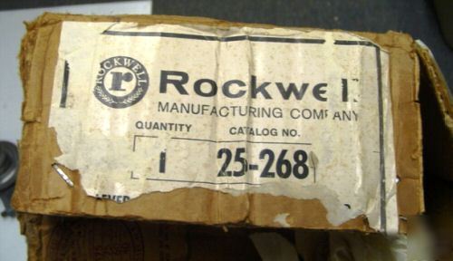 Rockwell lever type collet closer for 14