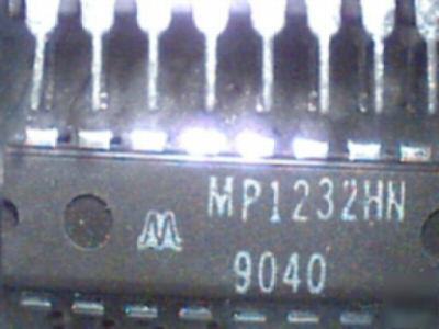 2 MP1232HN 12-bit digital-to-analog converters, nos dip