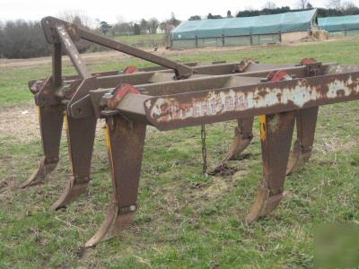 Bomford superflow chisel plough for tractor