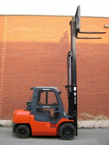 Toyota 8000 lbs forklift lpg fork lift truck outdoor