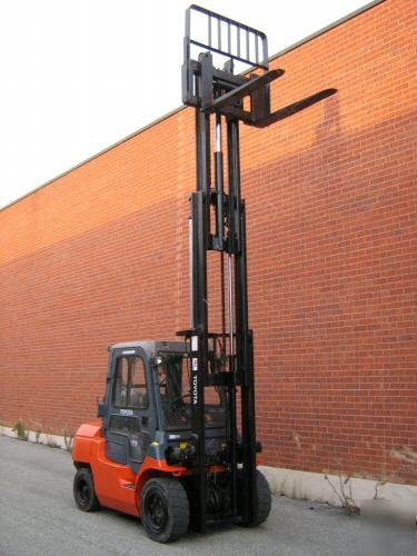 Toyota 8000 lbs forklift lpg fork lift truck outdoor