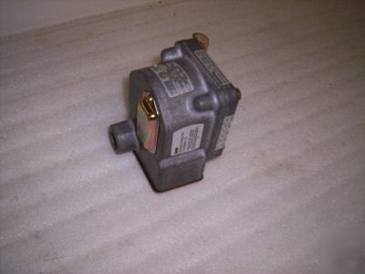 Barksdale transducer p/n D1T-A150