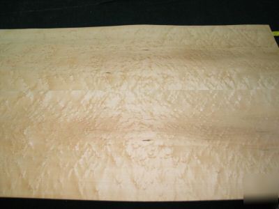 Nice birdseye maple veneer w/heartwood 78 sqft lot 3066