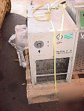 Neslab instruments, inc. 7,167 btu/hr lab chiller