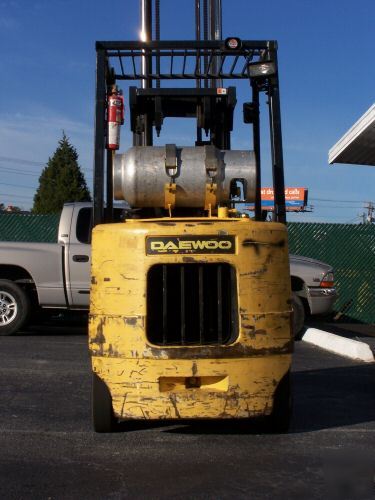 Daewoo 4,000 lb cushion tire forklift truck lp gas