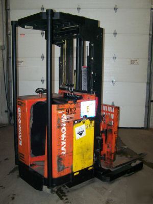 Raymond shift tilt reach forklift 3,000LB battery 20