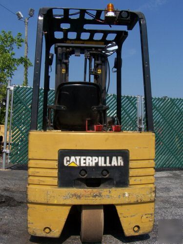 Caterpillar EPT15 2800 lb capacity 3 wheel forklift