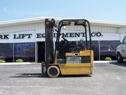 Caterpillar EPT15 2800 lb capacity 3 wheel forklift