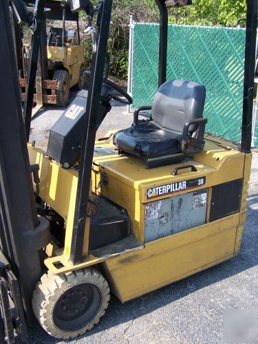 Caterpillar EPT15 2800 lb capacity 3 wheel forklift