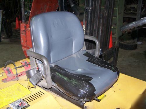 Caterpillar EPT15 2800 lb capacity 3 wheel forklift