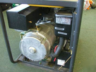 Robin subaru RGV6100 generator 11HP 6100 watts mint 