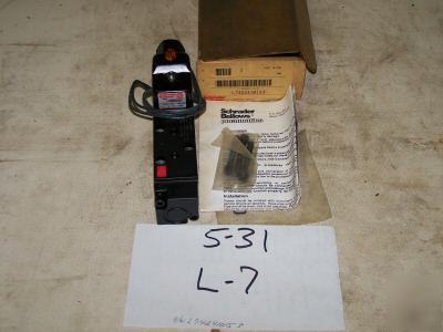 1 schrader/bellows p/n: L742410153 6 watts 150 max pres