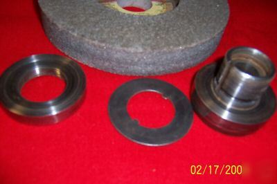 Grinding wheel hub with 1