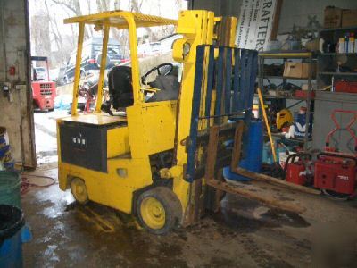 Yale eaton electric forklift 4000K capacity side shift