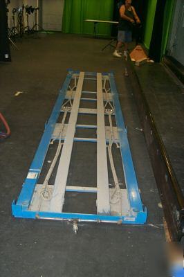 Custom manufactured air caster load mover air platform