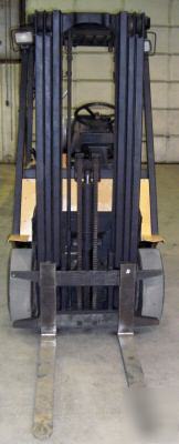 Hyster 5,000#, 5000# lpg cushion tired forklift (1996) 