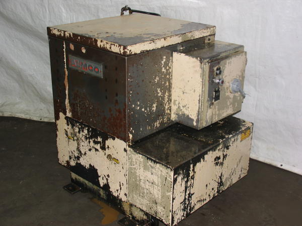 Almco 2.5 cubic foot vibratory finishing machine