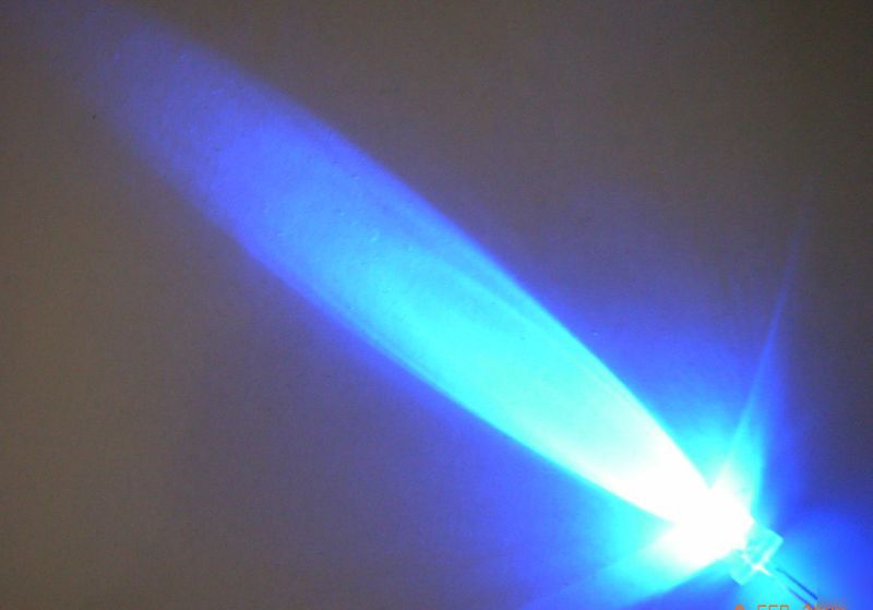 100 pcs mega bright blue led 10MM 70,000 mcd f/r L0032