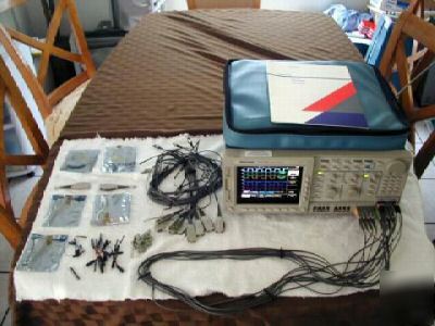 Tektronix tls 216 logic oscilloscope w/extras TLS216 