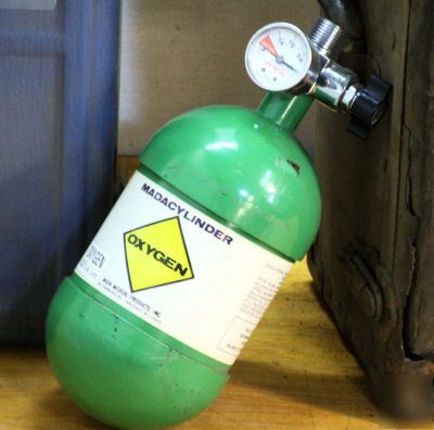 5PC lot of oxygen & compressed air tanks & more 