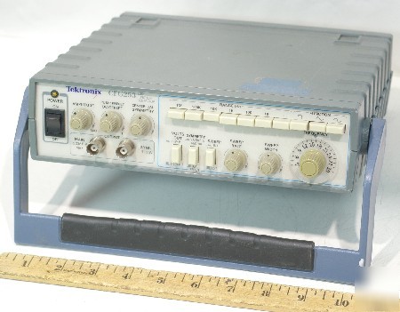 Tektronix tek CFG253 3MHZ function generator cfg-253