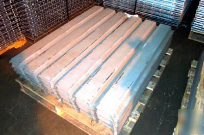 Corrugated steel deck for pallet rack