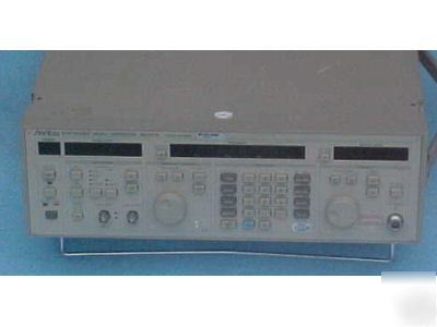 Anritsu MG3631A 0.1 to 1040 mhz, synthesized signal gen