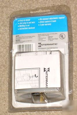 New intermatic automatic locking photo control LC4521C 