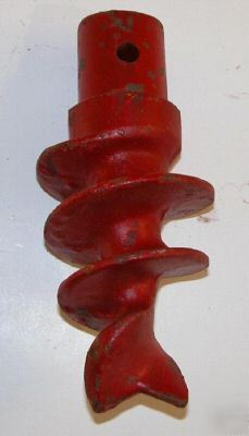 Fishtail spiral point for post hole digger