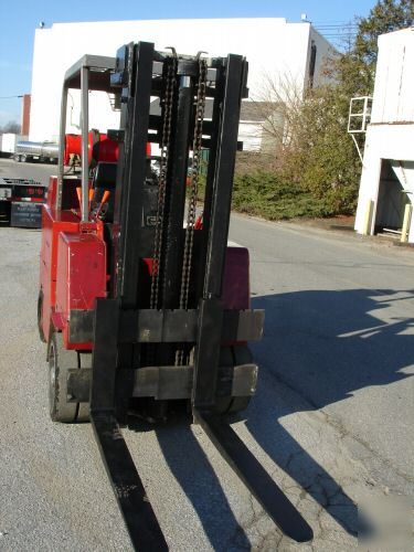 Kalmar forklift 8000 lbs low hours fork truck lift 