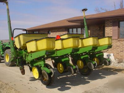 John deere 4 row planter , 7000 model , food plots