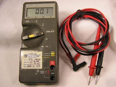 Fluke 70 series ii handheld digital multimeter