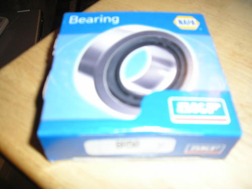 New brand skf napa bearing and race L68111